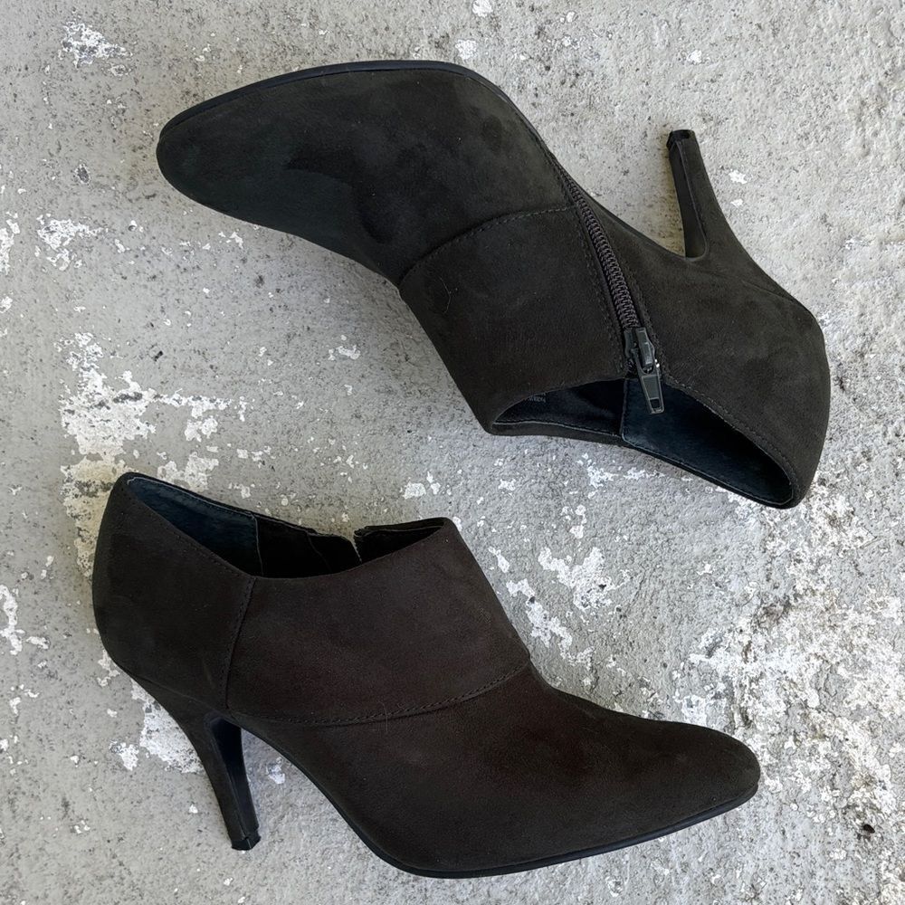 Ann Marino by Bettye Muller booties